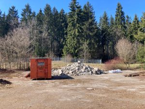 Auch der Anbau ist gewichen.